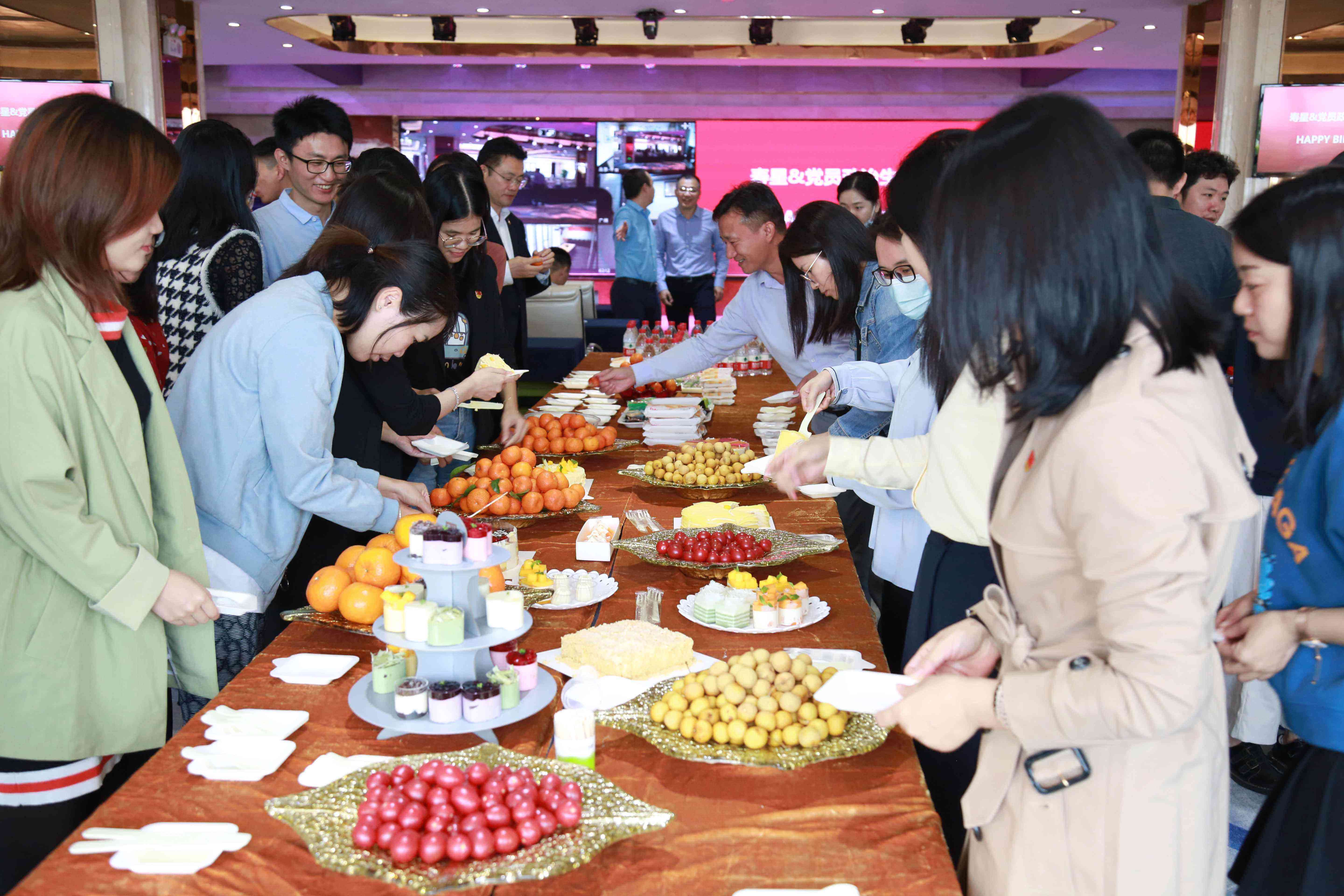 企业党建与文化相融合，，，，点亮员工生日会
